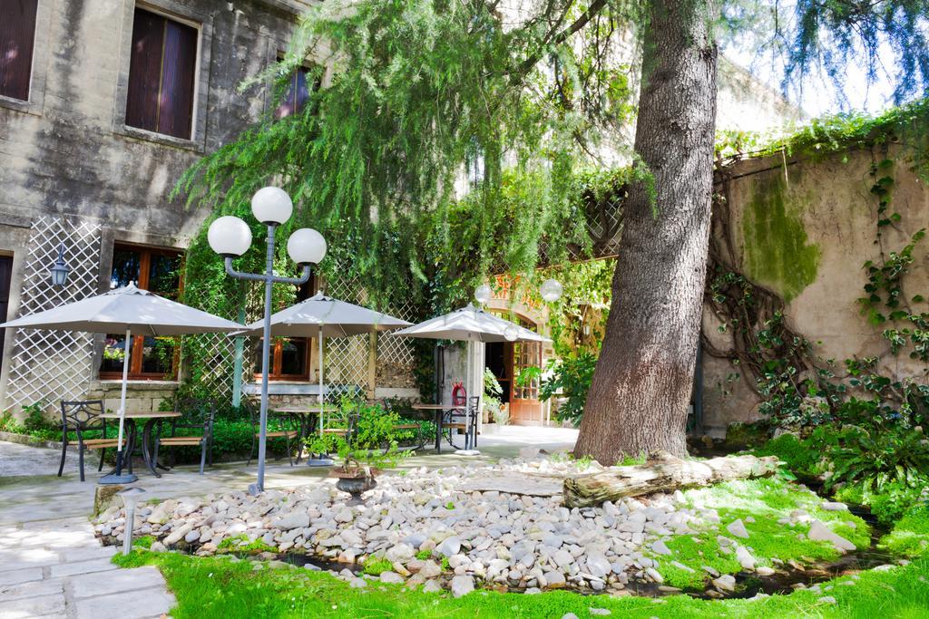 Auberge Du Pont Romain Sommières 외부 사진